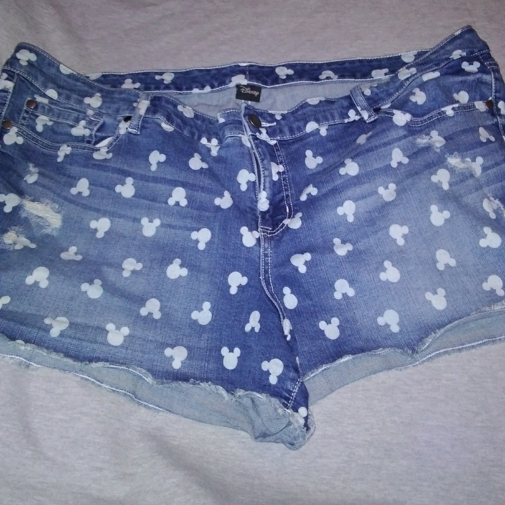 Adorable Torrid/Disney Mickey Jean Shorts!